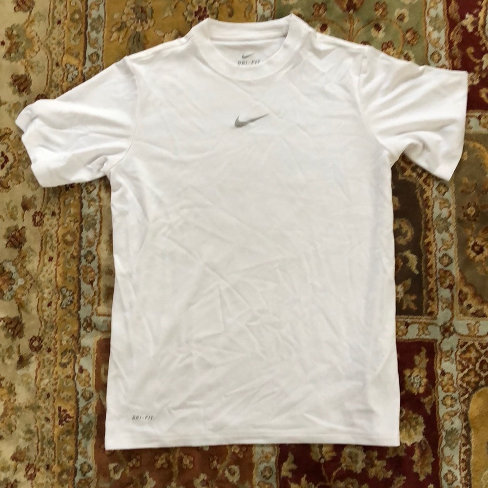 New without tag dry-fit Nike shirt